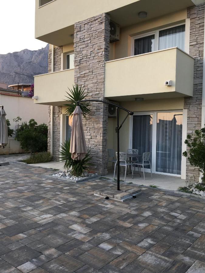 Apartments With A Parking Space Makarska - 16496 Exterior photo